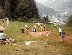 1982 - Spielwiese vor der Burg 