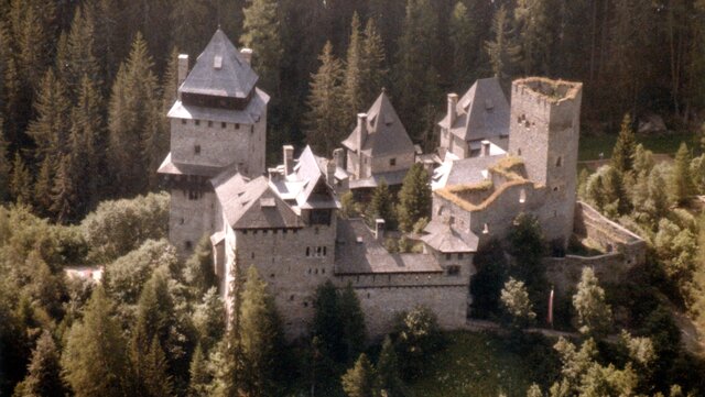 Burg Finstergrün von oben