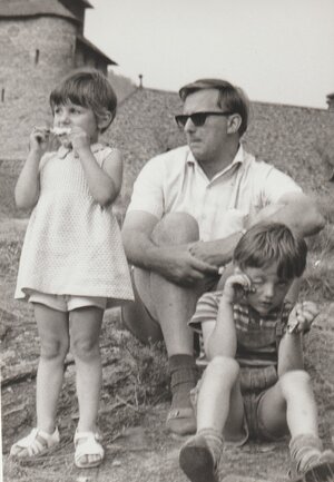 Sommer August 1969: Kurt Schlieben mit Tochter Barbara (3) 